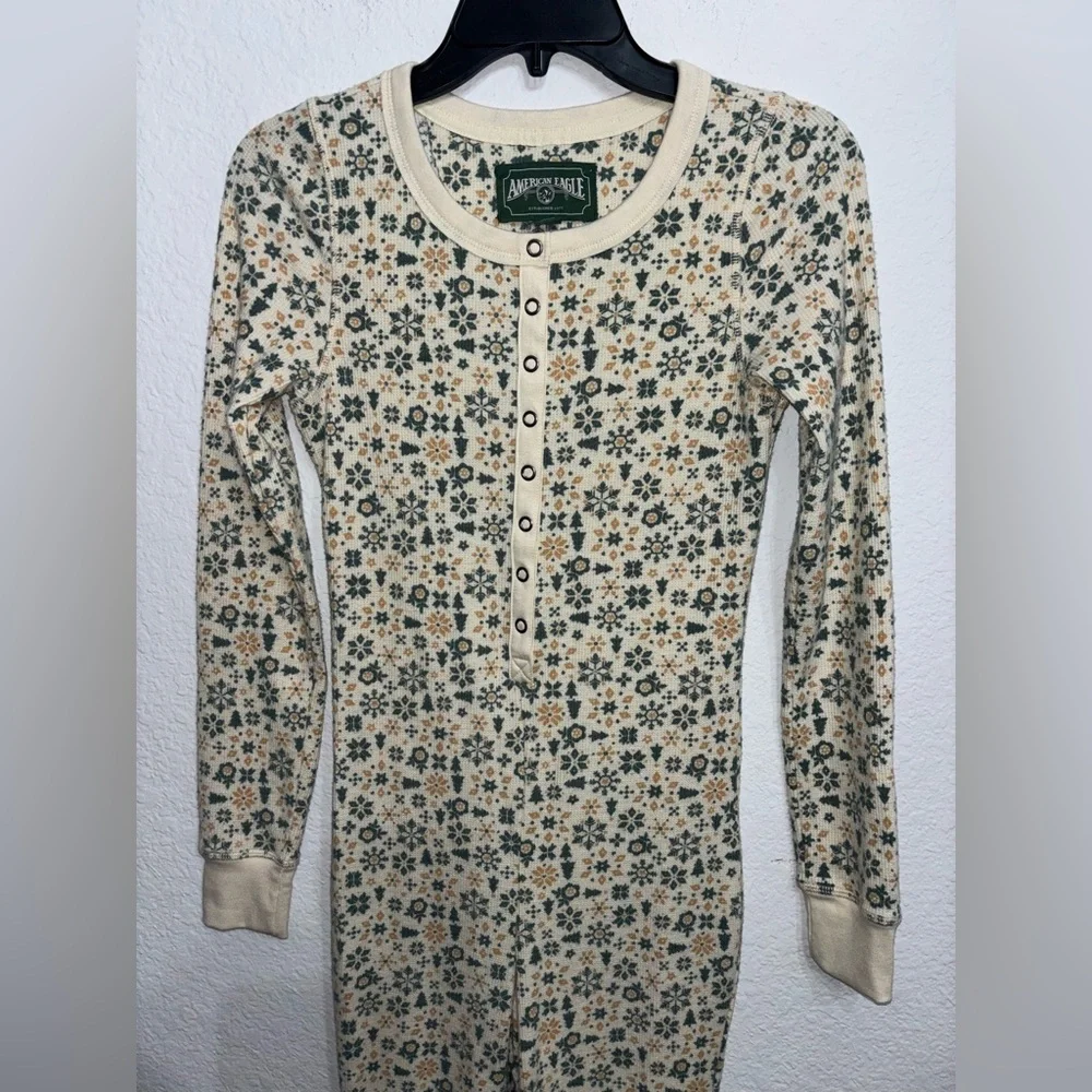 American Eagle Waffle Long-Sleeve Relaxed Fit Holiday Onesie - Picture 3 of 6